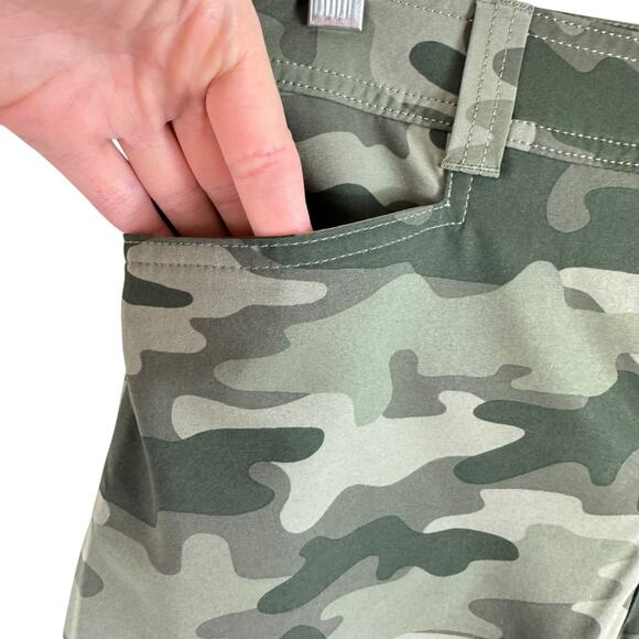 Eddie Bauer Green Camo Adventurer 2.0 Skort Mini Skirt Pockets Women's Size 6 - Picture 5 of 10